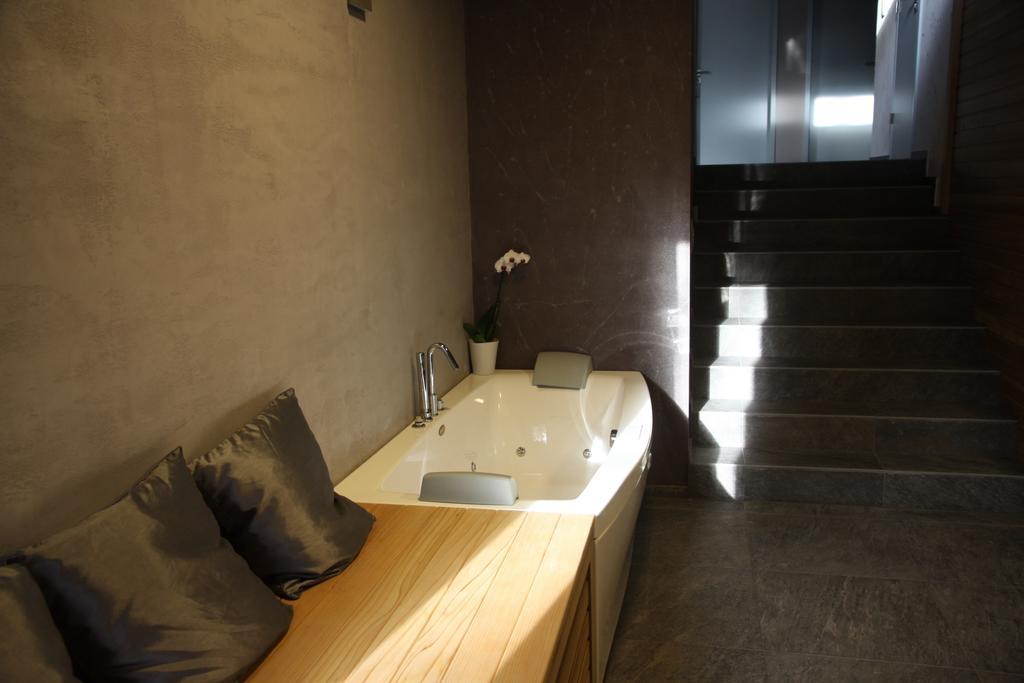 Blue House Relax Apartment Velke Popovice Ngoại thất bức ảnh
